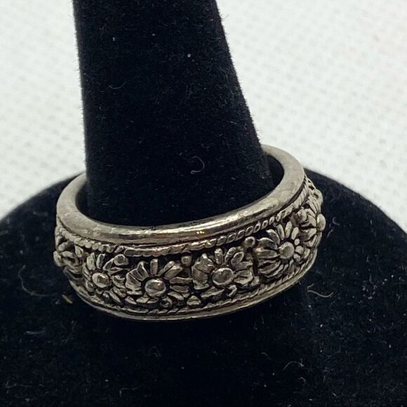 Vintage floral silver ring - size 7.5 - Picture 1 of 5